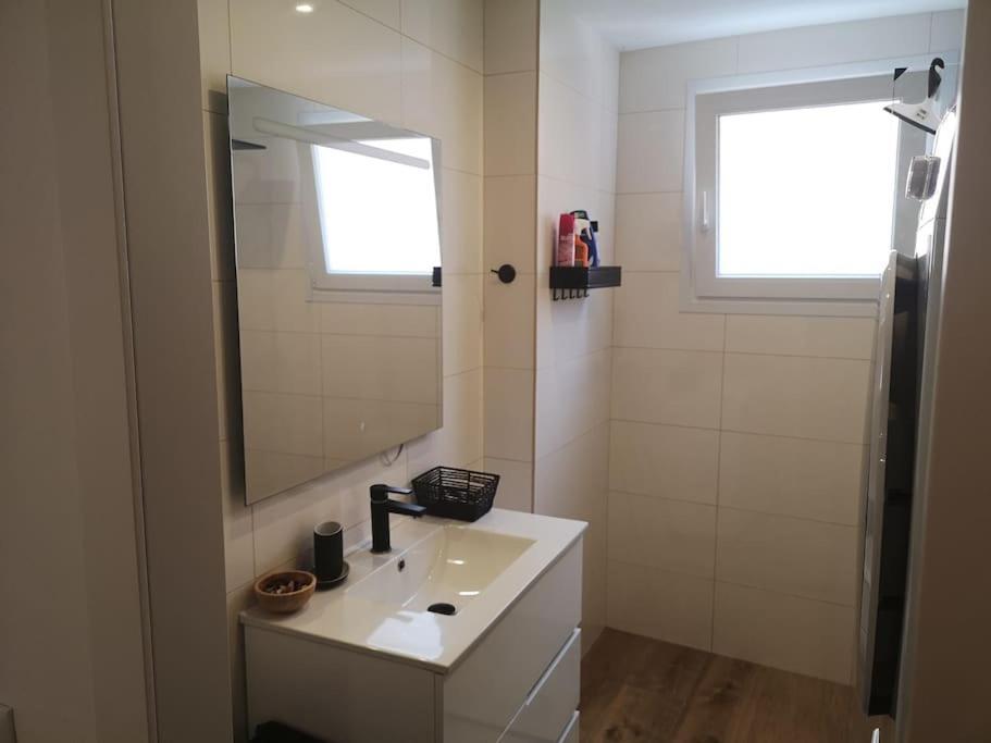 New Alexandra Apartment, 2 Min 40 Sec From Beach La Mata  Exterior foto